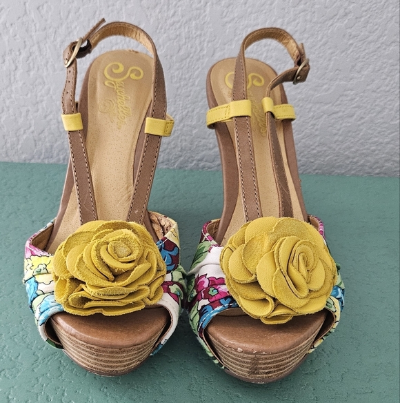 Anthropologie Seychelles Joan Yellow Floral Stacked Wedge Strappy Sandal Size 7 - Picture 3 of 9